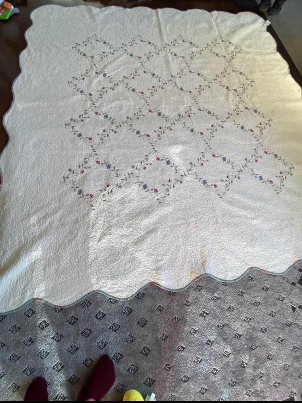Hometrends Linnea Quilt 88”x90” Embroidered Off white Scallop edges.